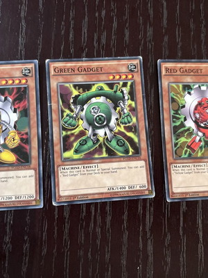 Yugioh Gadget package with 3 authentic cards