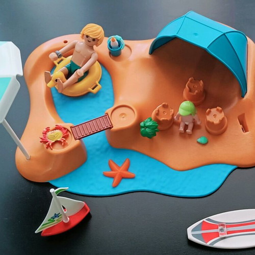 Playmobil Family Fun at the Beach 9425 like new