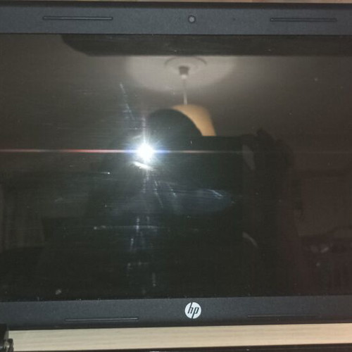 Laptop HP 15-d008sv used for spare parts with screen and keyboard