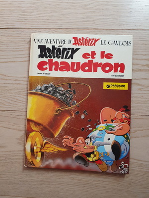 Asterix et le chaudron έκδοση 1981 με μικρή φθορά στη ράχη