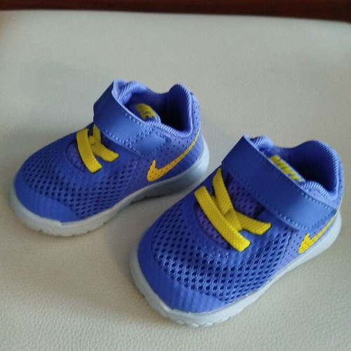 Nike baby sports shoe used, size 17