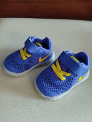 Nike baby sports shoe used, size 17