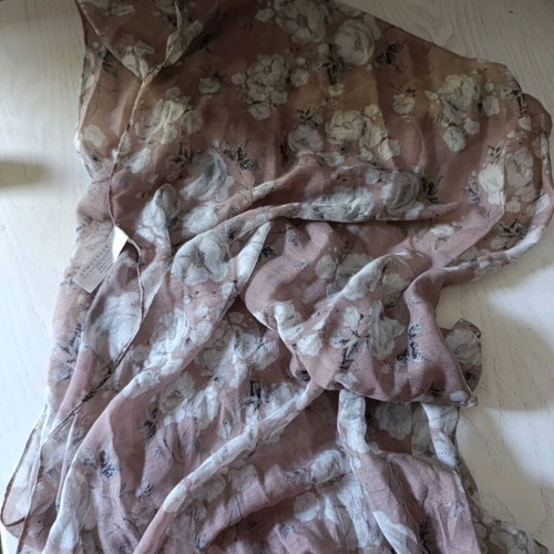 Cotton and viscoz scarves like new, multicolored