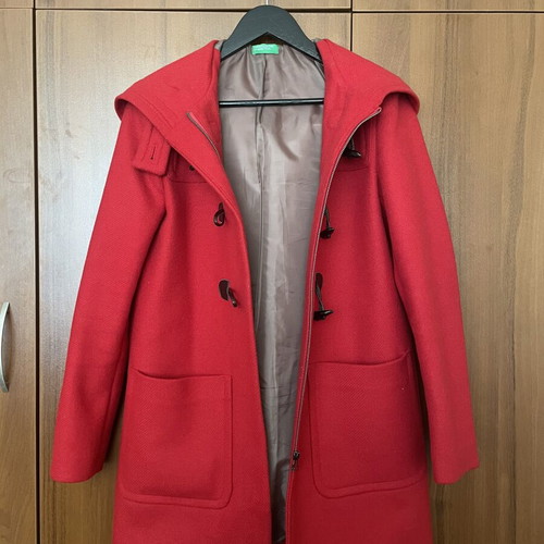 Montgomery coat United Colors of Benetton like new, red, size L