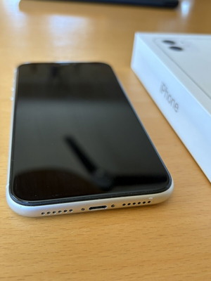 iPhone 11 White 64GB used for parts
