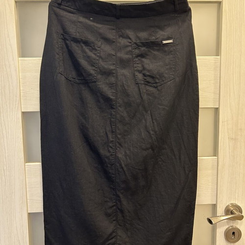 Mohito black linen skirt like new, front slit, sizes S/M