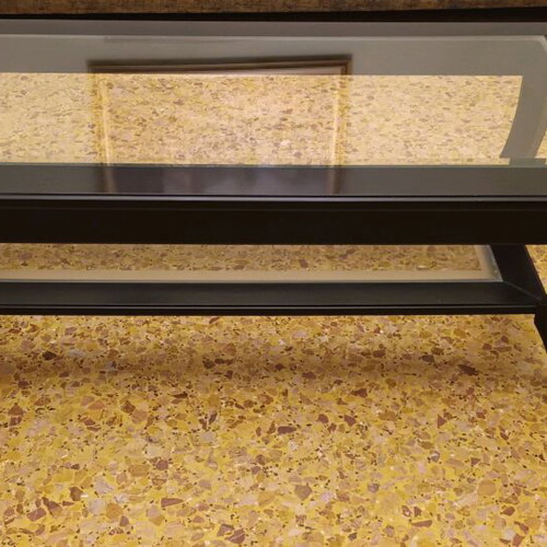 Coffee table like new, Italian made from solid beech wood and glass
