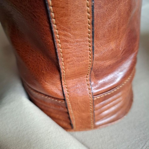 Vintage large leather shoulder bag used, brown