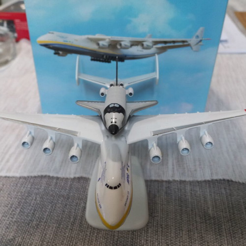 Antonov An-225 and Buran space shuttle model like new