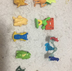 Μινιατούρες παιχνίδια kinder