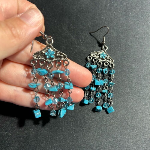 Boho earrings like new with blue stones