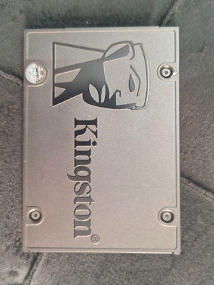 SSD Kingston 240GP с Windows 10 готов за употреба