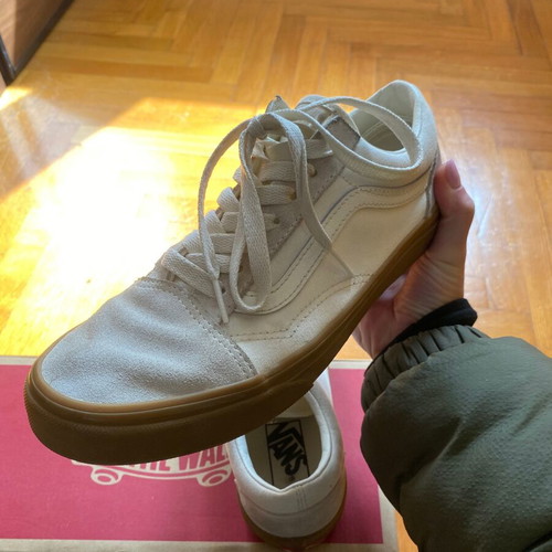 Vans Oldskool sneakers like new, off white with gum sole, size 38