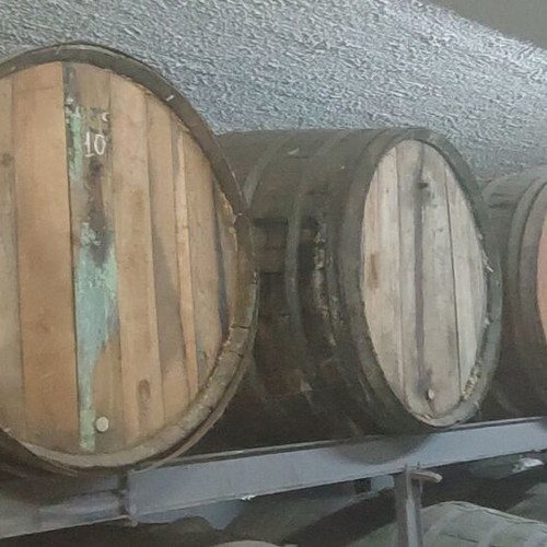 Wine barrels used, 800-1000 kilograms