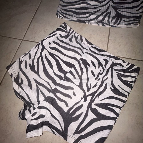 Pajama set like new, size S, black and white