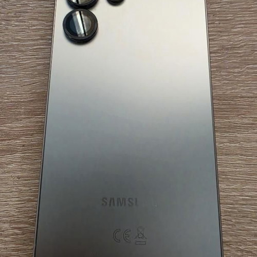 Samsung S25 Ultra 256GB used smartphone with accessories