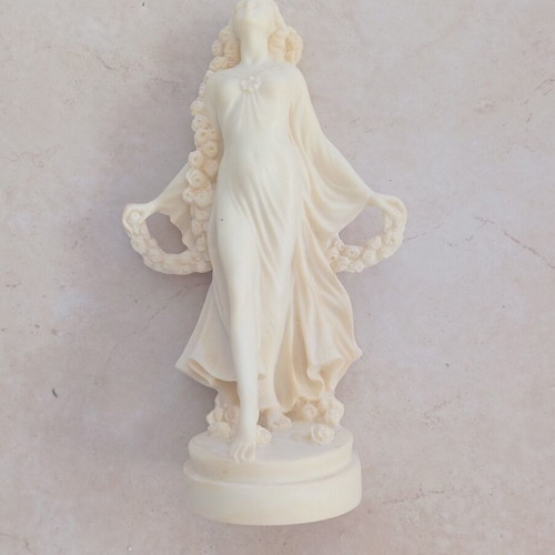 Alabaster handmade statue in like new condition, 18 cm tall