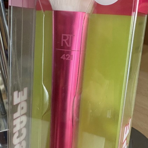 Real Techniques Blush Brush Limited Edition New