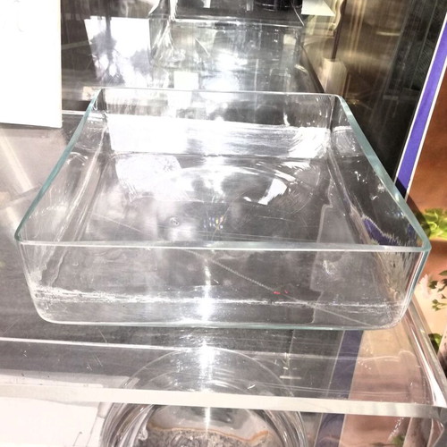 Shallow glass containers set of 24, like new, two sizes