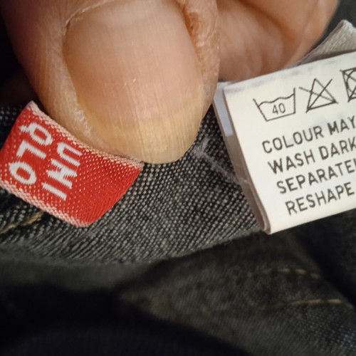 Uniqlo jeans size S like new, black with elastic waist