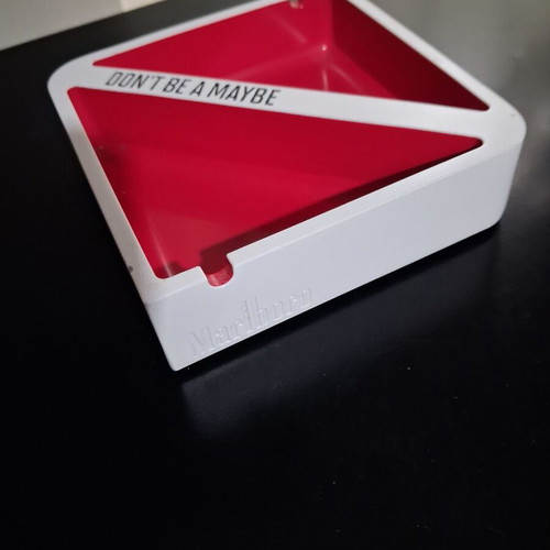 Marlboro ashtray, 12.5x12.5x3.5 cm