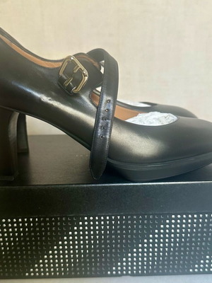 Fratelli Rossetti Mary Janes black leather pumps like new size 41