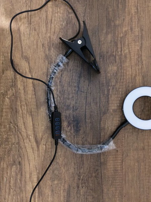 Usb clamp mini ring light like new with 3 light temperatures and dimmer