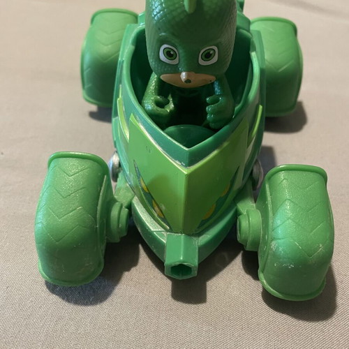 PJ Masks Gekko-Mobile vehicle with Gekko figure