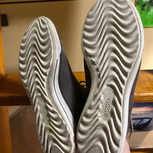 Ecco women's shoes natural leather like new, sport style, size 39
