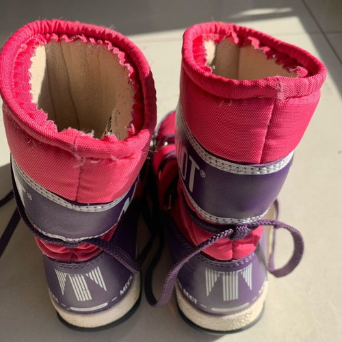 Moon boots kids used, size 29, waterproof and warm