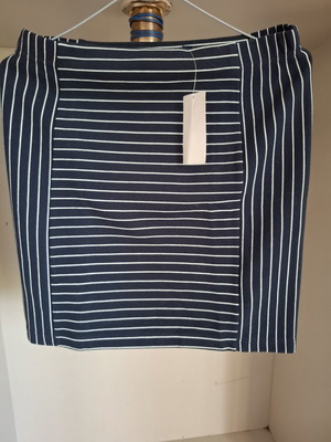 GAP skirts and red jacket gift, like new, size M 38 10, gray