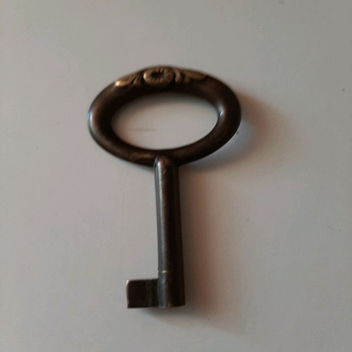 Money box like new with bronze handle and key