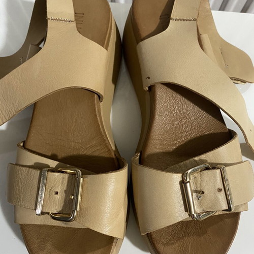 Inuovo leather platform sandals like new, beige, size 40