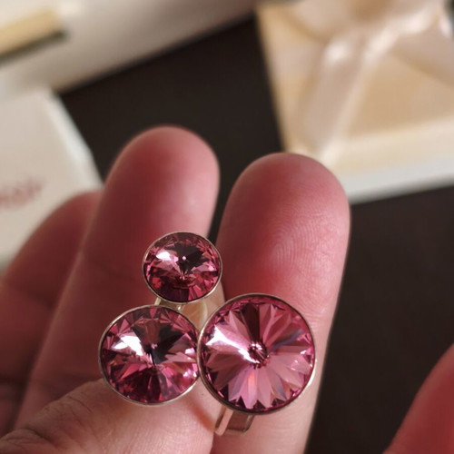 925 ring new with three large pink stones, adjustable