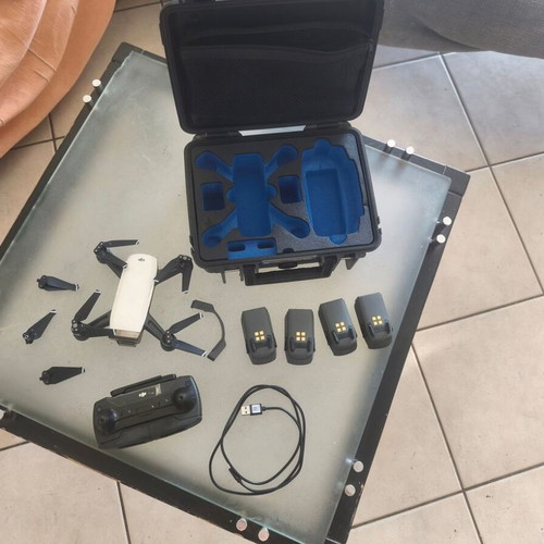Dji Spark drone like new with 4 batteries