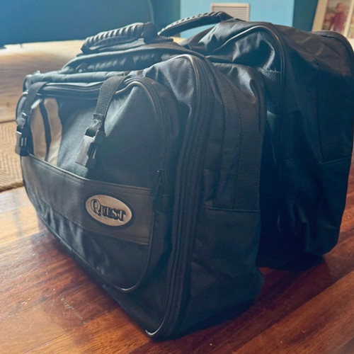 Quest Motorcycle Saddlebags pair, like new, expandable touring