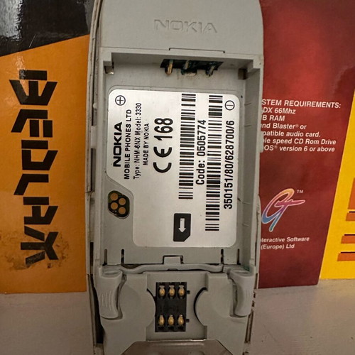 Nokia 3330 used, battery frame oxidation, gray