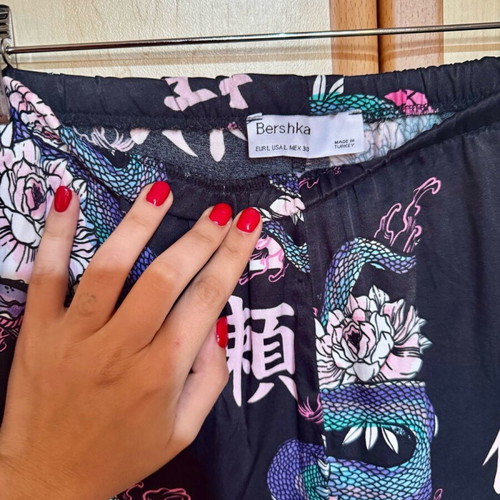 Bershka shorts with Japanese designs, like new, satin fabric
