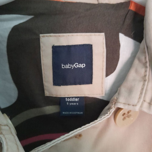 Gap trench coat for 5 years old like new, beige