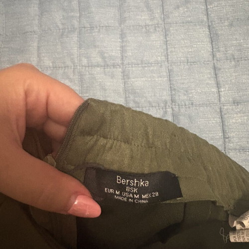 Bershka khaki suede mini skirt, size M, zipper defect