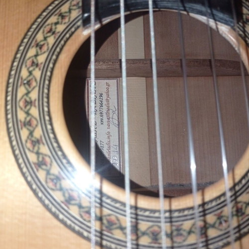 Vasileiadis guitar handmade like new, spruce top, rosewood back and sides