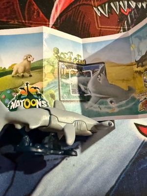 Kinder Surprise Natoons Hammerhead Shark new