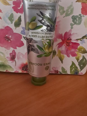 Hand cream with olive scent new