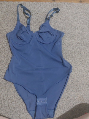 Body swimsuit like new, retro cut, blue and purple