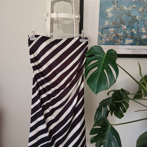 H&M long skirt with black and white stripes like new, size M