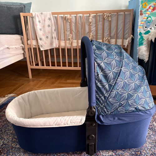 Giordani bassinet new in excellent condition