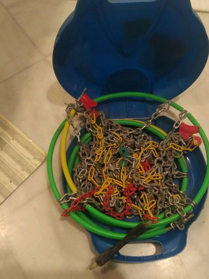 Snow chains 12mm Italian like new for 13,14,15 inch rims