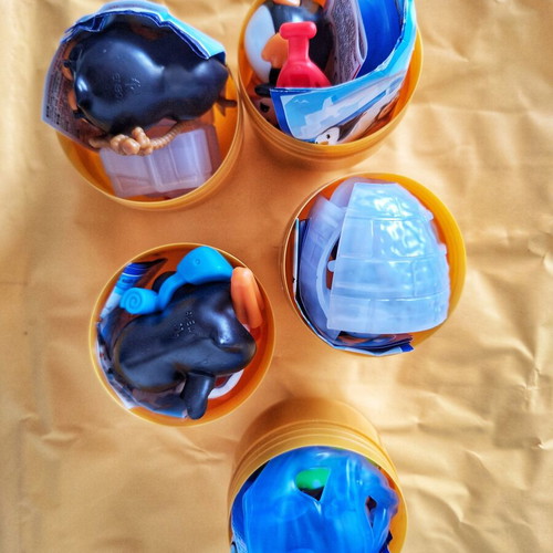 Kinder Surprise Maxi Christmas Penguins 2023 full set new