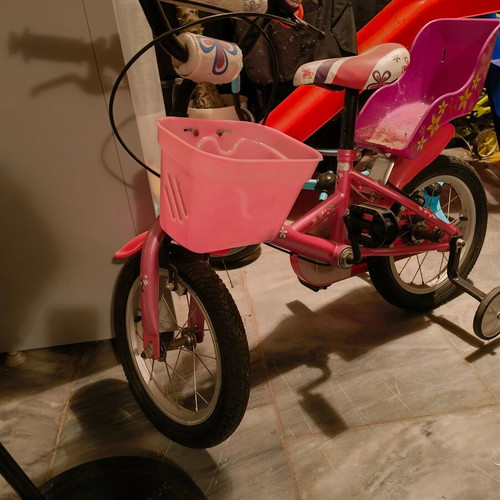 Green electric ride-on car without battery, used