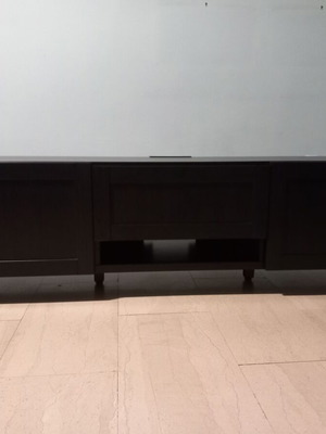Έπιπλο τηλεόρασης ΙΚΕΑ σειρά BESTA σαν καινούργιο, καφέ σκούρο, 2 πορτάκια και 1 συρτάρι